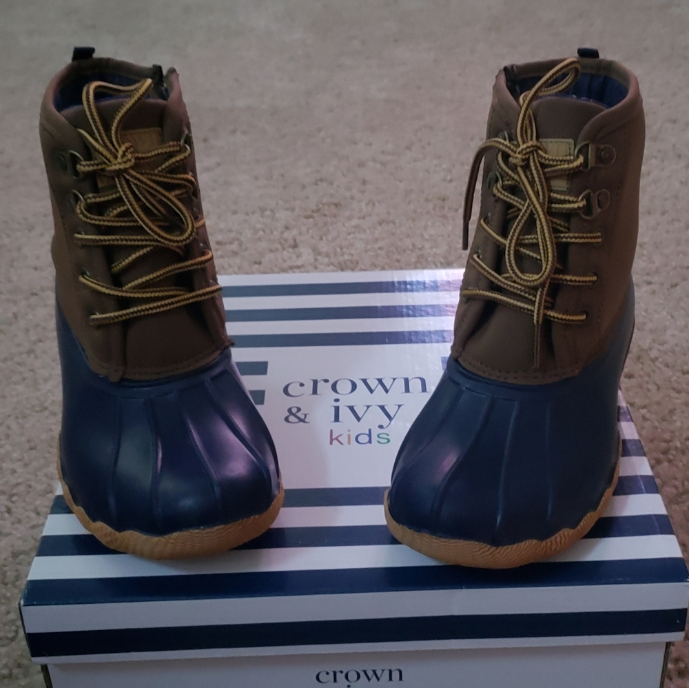 Crown & Ivy Boys Brown and Navy Duck Boots.